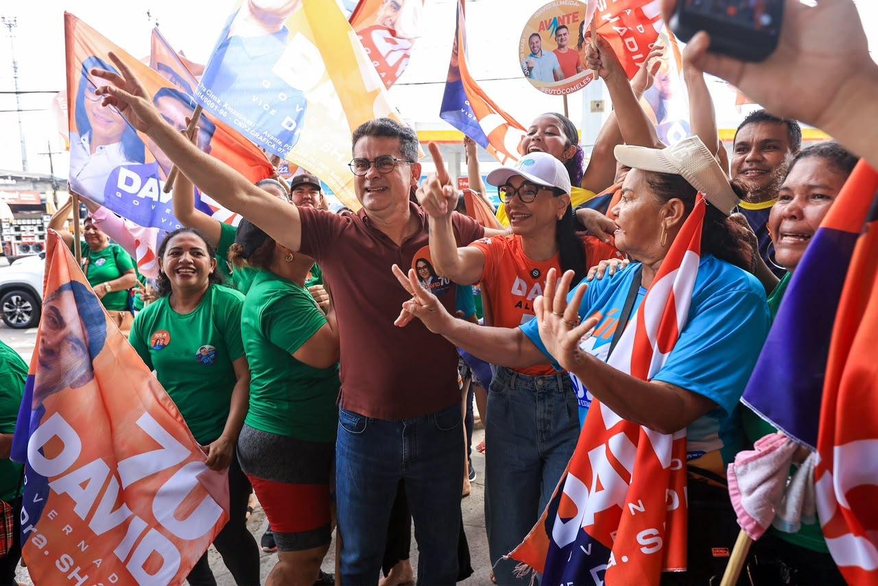 Bandeiraços movimentam bairros de Manaus