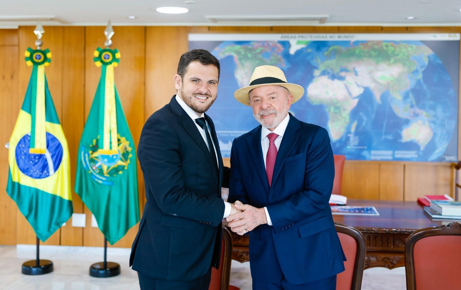Renato Junior apresenta demandas de Manaus