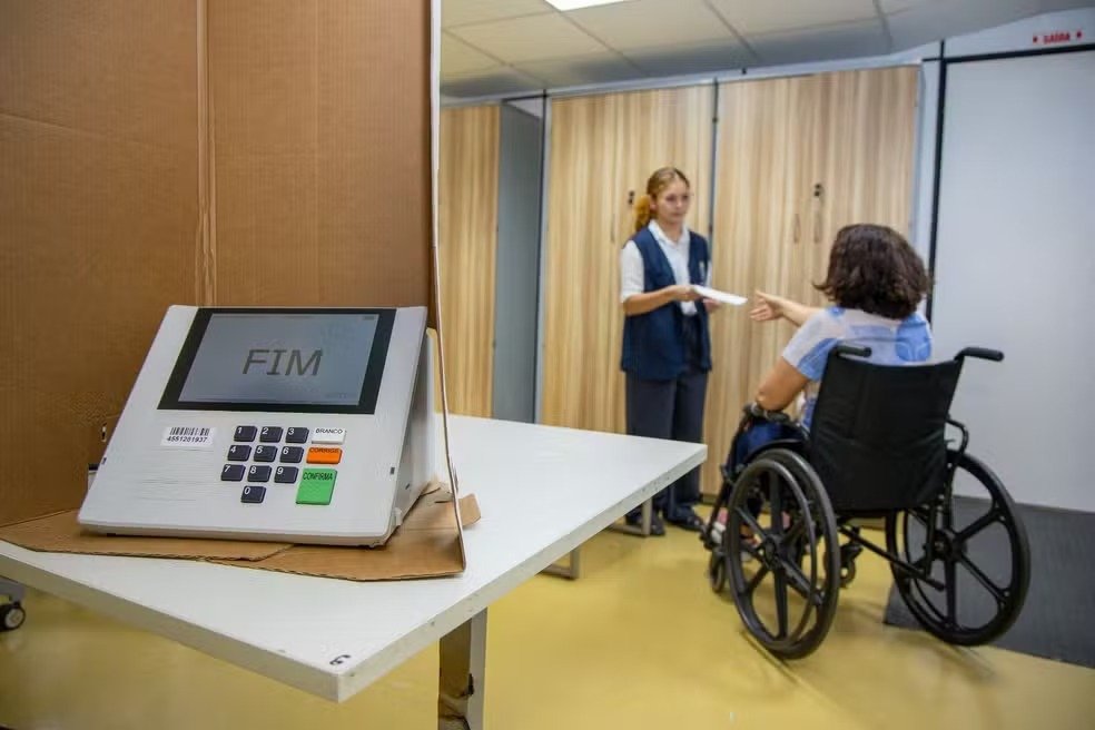 TRE-AM oferece transporte gratuito para PCD