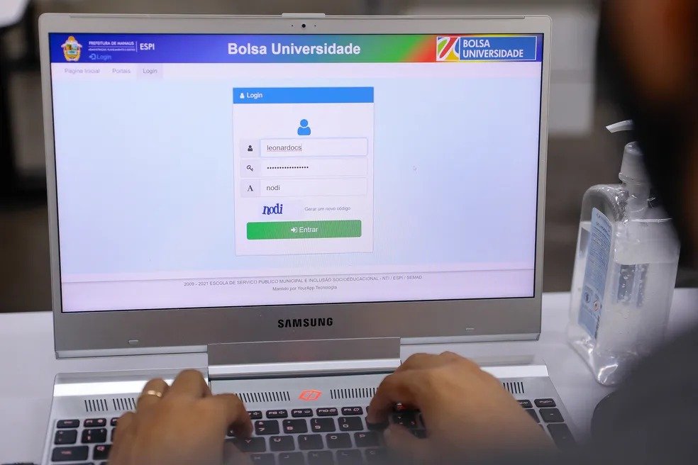 Mais de 20 mil vagas: Bolsa Universidade fortalece acesso à faculdade em Manaus