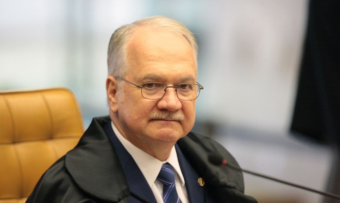 Caso Banco Master: Fachin fixa prazo de 24 horas para retirada de sigilo