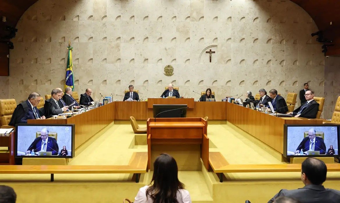 Fachin defende julgamento sem conflitos pessoais em sessão sobre Moraes no STF
