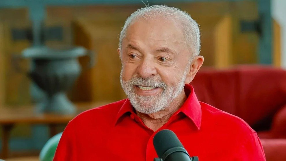 Lula reajusta Bolsa Família em 15%; novos valores valem em outubro