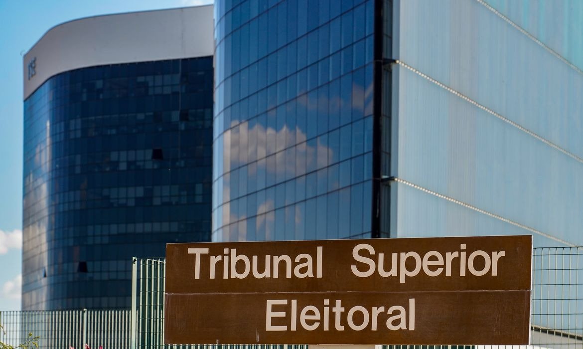 Justiça Eleitoral transforma 27% dos registros em processos