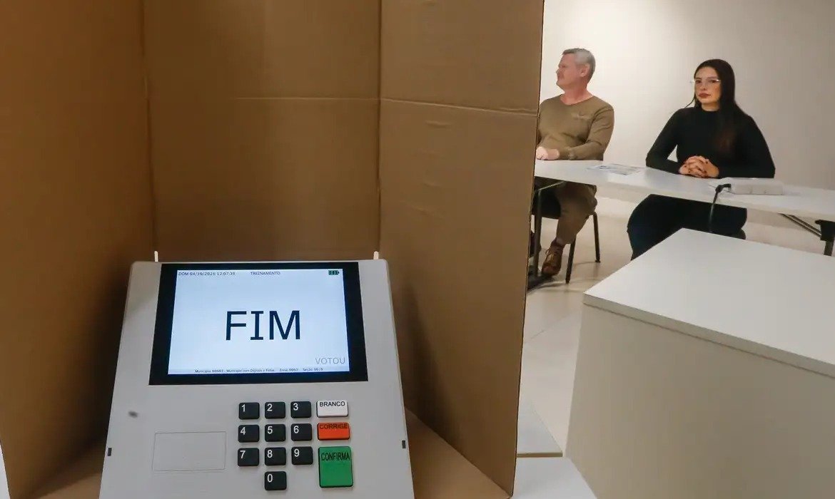 Óculos inteligentes ficam fora da cabine nas eleições